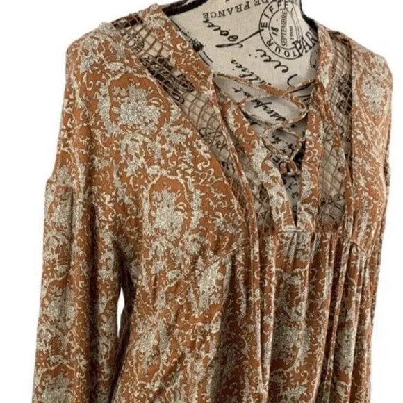 NWT: Gilded Intent Boho Hi-Lo Top V-Neck Long Sleeves women's size XS - Picture 1 of 11